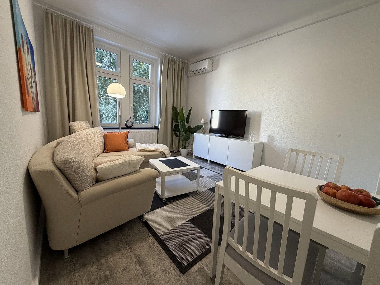 Pronájem bytu 2+kk 60 m², Röhrenstraße 1, Düsseldorf, Severní Porýní-Vestfálsko Pronájem bytu 2+kk 60 m², Röhrenstraße 1, Düsseldorf, Severní Porýní-Vestfálsko