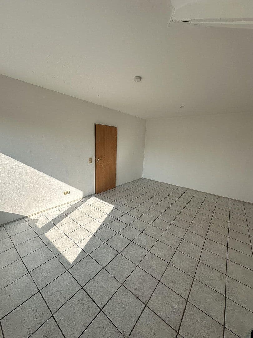 Pronájem bytu 3+1 89 m², Solinger Str. 139, Langenfeld (Rheinland), Severní Porýní-Vestfálsko Pronájem bytu 3+1 89 m², Solinger Str. 139, Langenfeld (Rheinland), Severní Porýní-Vestfálsko