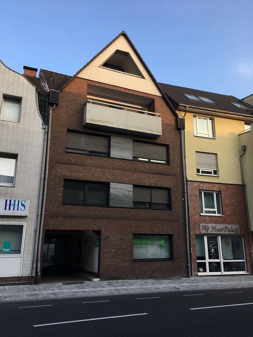 Pronájem bytu 3+1 89 m², Solinger Str. 139, Langenfeld (Rheinland), Severní Porýní-Vestfálsko Pronájem bytu 3+1 89 m², Solinger Str. 139, Langenfeld (Rheinland), Severní Porýní-Vestfálsko