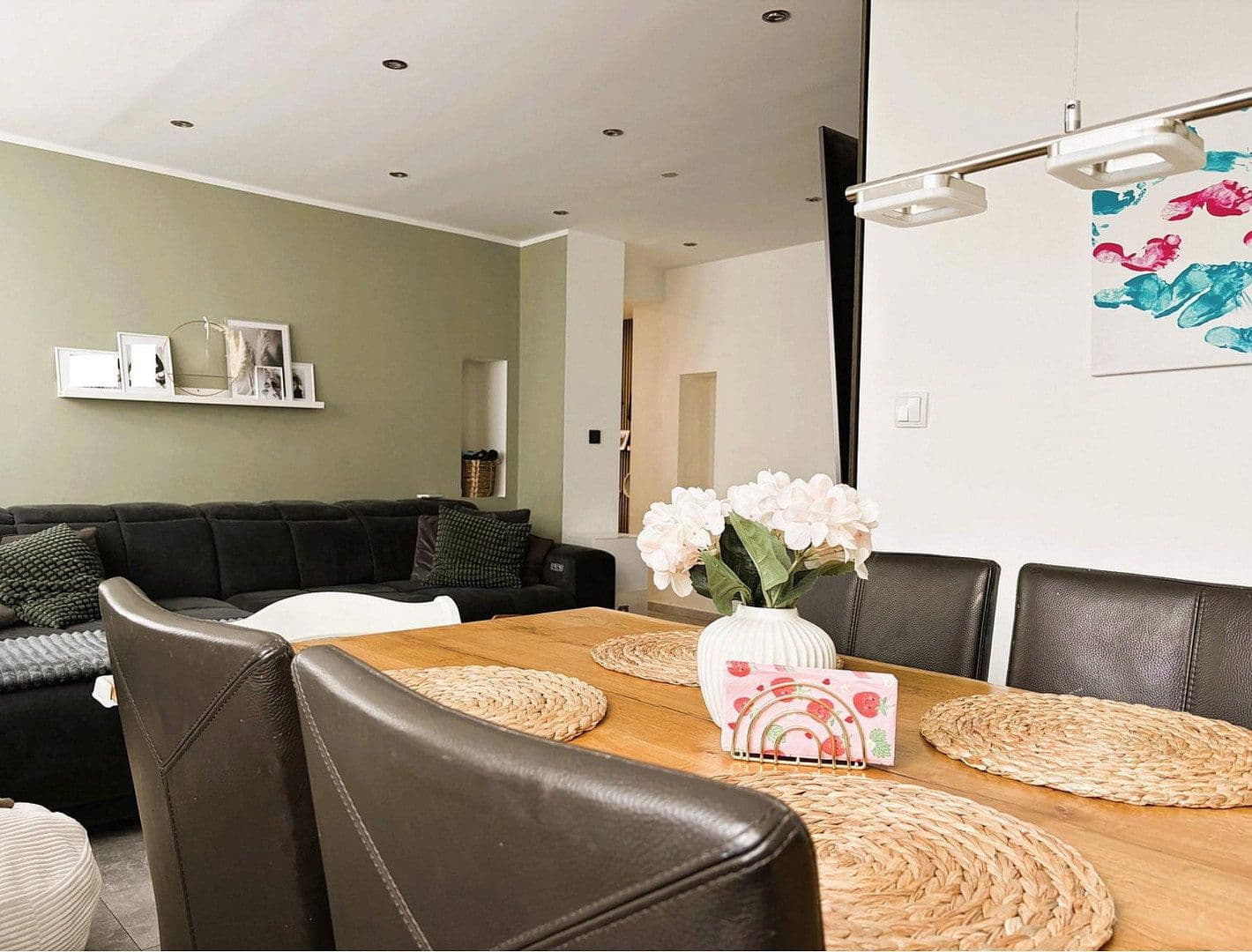 Prodej bytu 4+kk 113 m², Essen, Severní Porýní-Vestfálsko Prodej bytu 4+kk 113 m², Essen, Severní Porýní-Vestfálsko