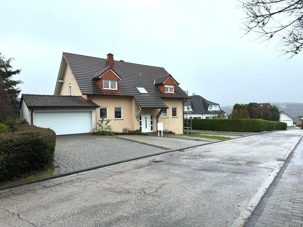 Pronájem bytu 3+1 108 m², Kalkstr. 28, Trierweiler, Porýní-Falc Pronájem bytu 3+1 108 m², Kalkstr. 28, Trierweiler, Porýní-Falc