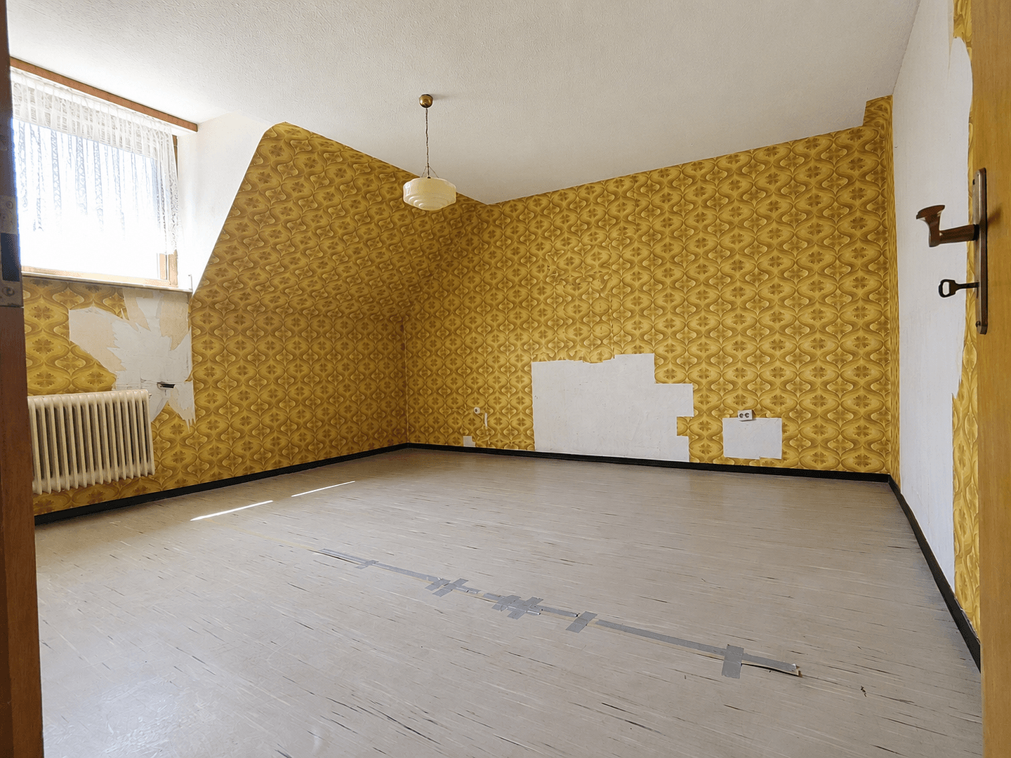 Prodej domu 235 m², pozemek 576 m², Schonstraße 3, Ensdorf/Saar, Země Sársko Prodej domu 235 m², pozemek 576 m², Schonstraße 3, Ensdorf/Saar, Země Sársko