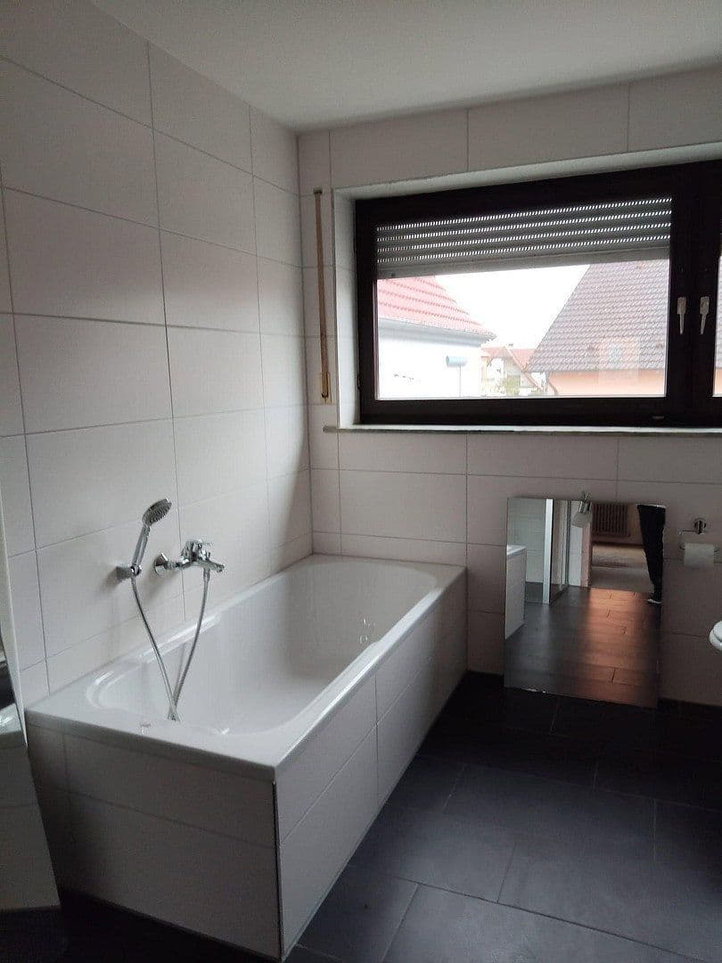 Prodej domu 260 m², pozemek 809 m², Kaulberg 16, Hemhofen, Bavorsko Prodej domu 260 m², pozemek 809 m², Kaulberg 16, Hemhofen, Bavorsko