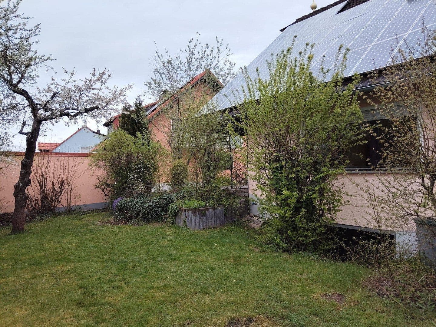 Prodej domu 260 m², pozemek 809 m², Kaulberg 16, Hemhofen, Bavorsko Prodej domu 260 m², pozemek 809 m², Kaulberg 16, Hemhofen, Bavorsko