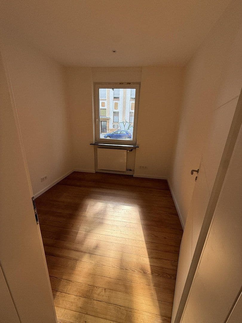 Pronájem bytu 4+1 90 m², Saarbrücken, Země Sársko Pronájem bytu 4+1 90 m², Saarbrücken, Země Sársko
