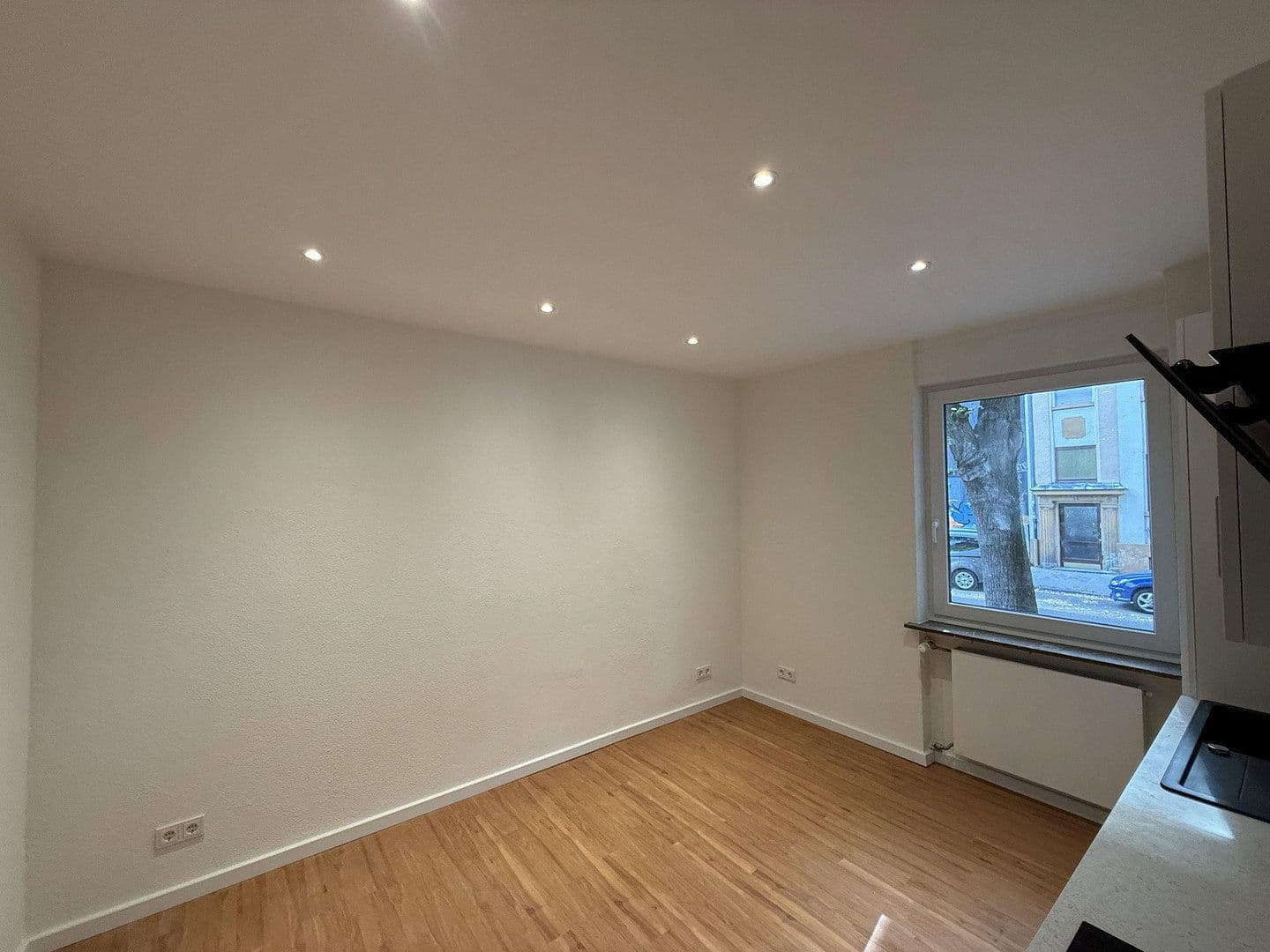 Pronájem bytu 4+1 90 m², Saarbrücken, Země Sársko Pronájem bytu 4+1 90 m², Saarbrücken, Země Sársko