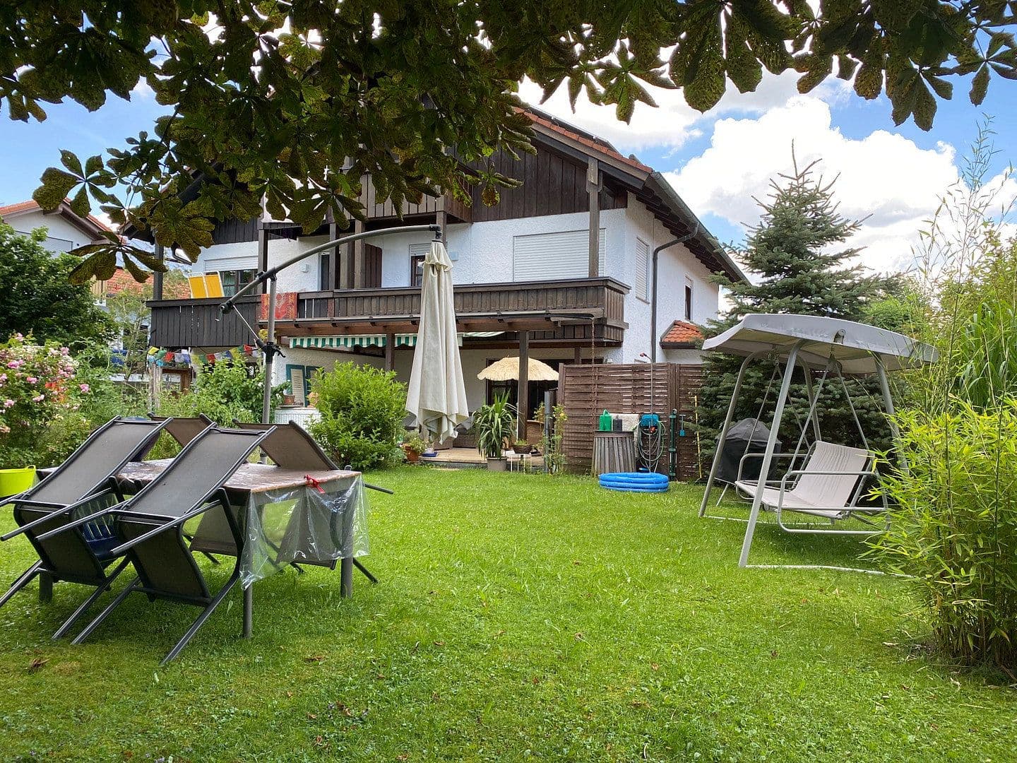 Pronájem domu 160 m², pozemek 400 m², Münchener Str.47, Sauerlach, Bavorsko Pronájem domu 160 m², pozemek 400 m², Münchener Str.47, Sauerlach, Bavorsko