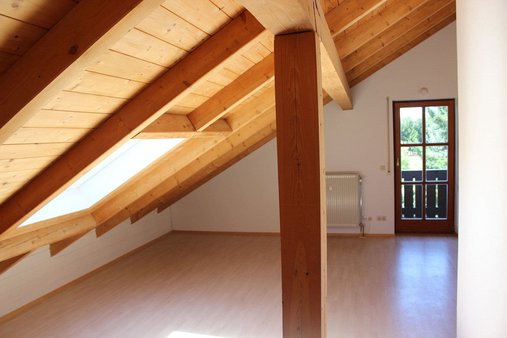 Pronájem domu 160 m², pozemek 400 m², Münchener Str.47, Sauerlach, Bavorsko Pronájem domu 160 m², pozemek 400 m², Münchener Str.47, Sauerlach, Bavorsko