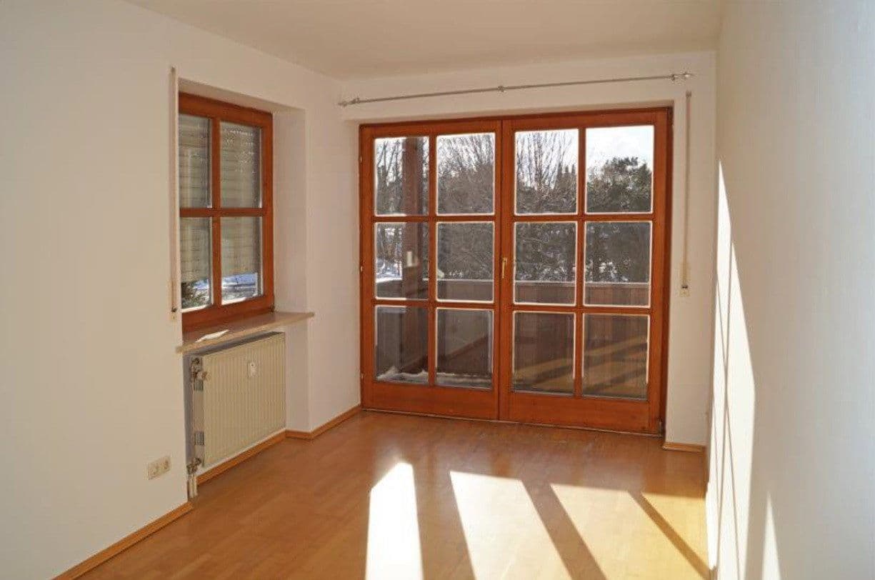 Pronájem domu 160 m², pozemek 400 m², Münchener Str.47, Sauerlach, Bavorsko Pronájem domu 160 m², pozemek 400 m², Münchener Str.47, Sauerlach, Bavorsko