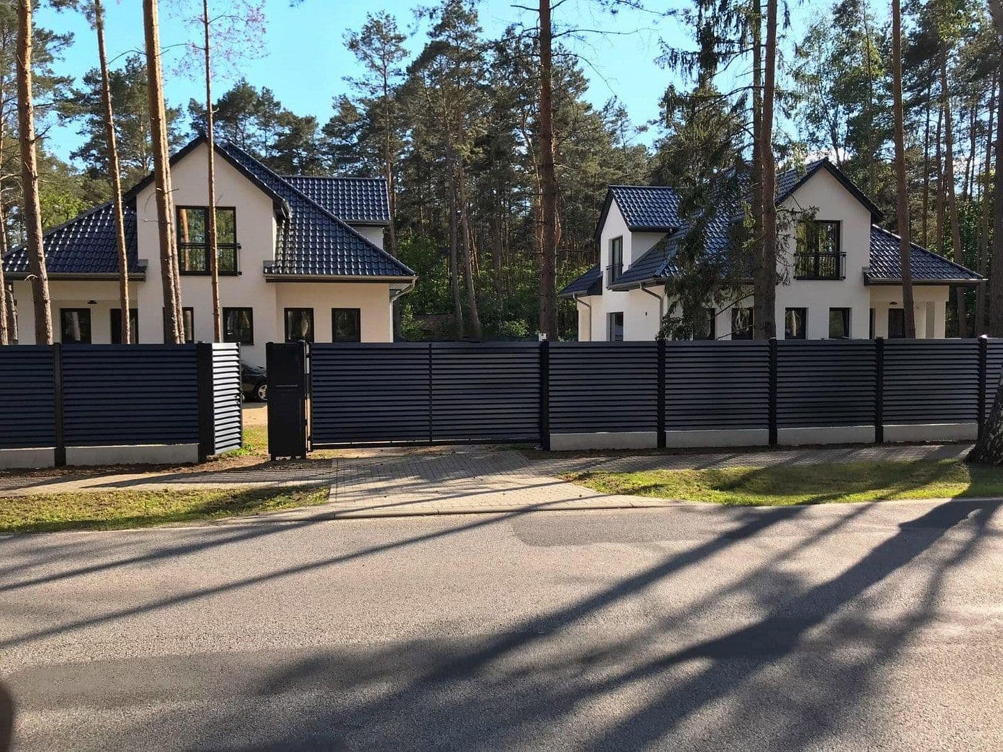 Prodej domu 368 m², pozemek 2.818 m², Lehniner Straße 7 / 7A, Borkwalde, Braniborsko Prodej domu 368 m², pozemek 2.818 m², Lehniner Straße 7 / 7A, Borkwalde, Braniborsko