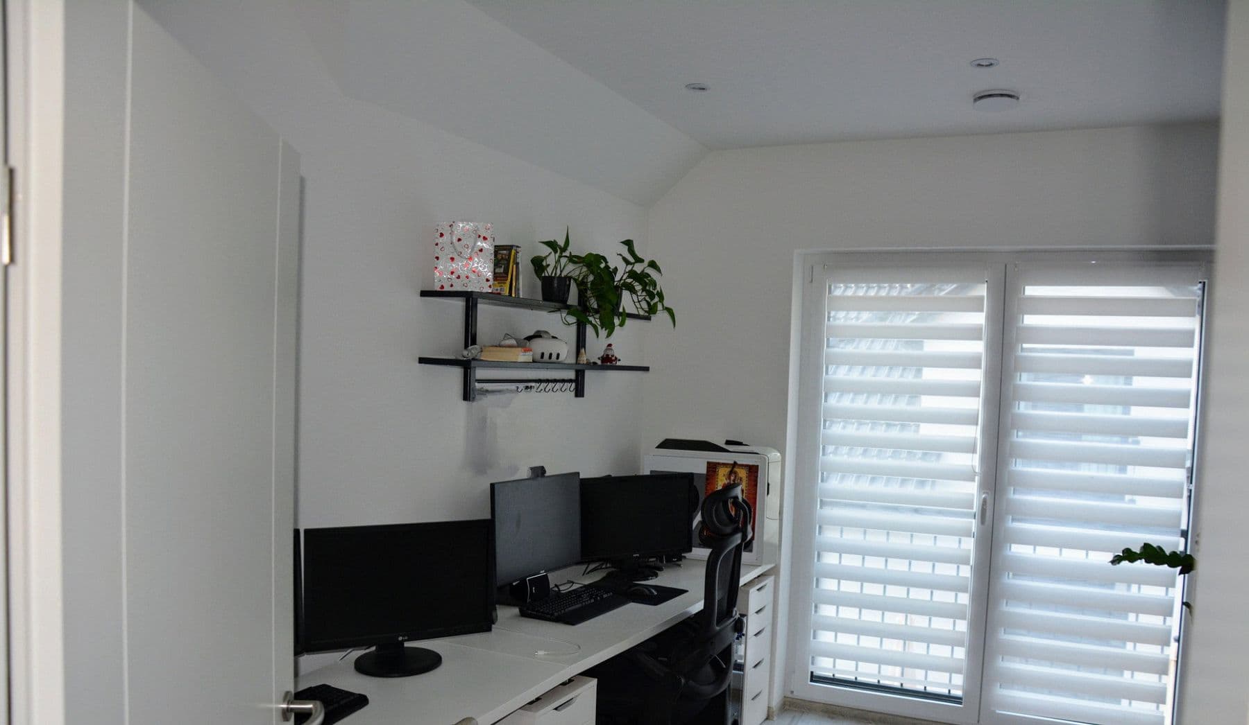 Prodej domu 368 m², pozemek 2.818 m², Lehniner Straße 7 / 7A, Borkwalde, Braniborsko Prodej domu 368 m², pozemek 2.818 m², Lehniner Straße 7 / 7A, Borkwalde, Braniborsko
