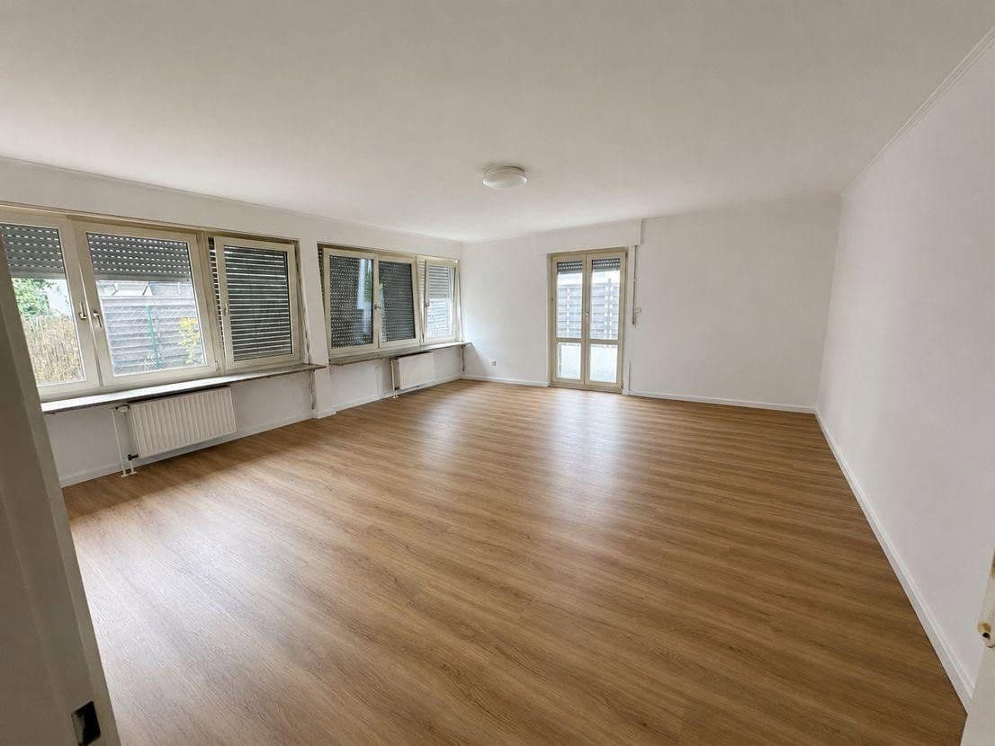 Pronájem bytu 4+kk 130 m², Filderstadt, Bádensko-Württembersko Pronájem bytu 4+kk 130 m², Filderstadt, Bádensko-Württembersko