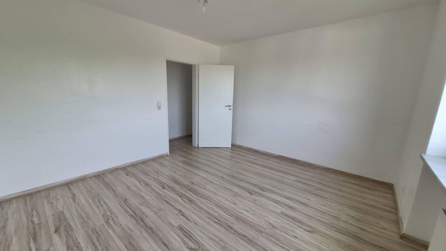 Prodej bytu 2+1 49 m², Feldstr. 47, Duisburg, Severní Porýní-Vestfálsko Prodej bytu 2+1 49 m², Feldstr. 47, Duisburg, Severní Porýní-Vestfálsko