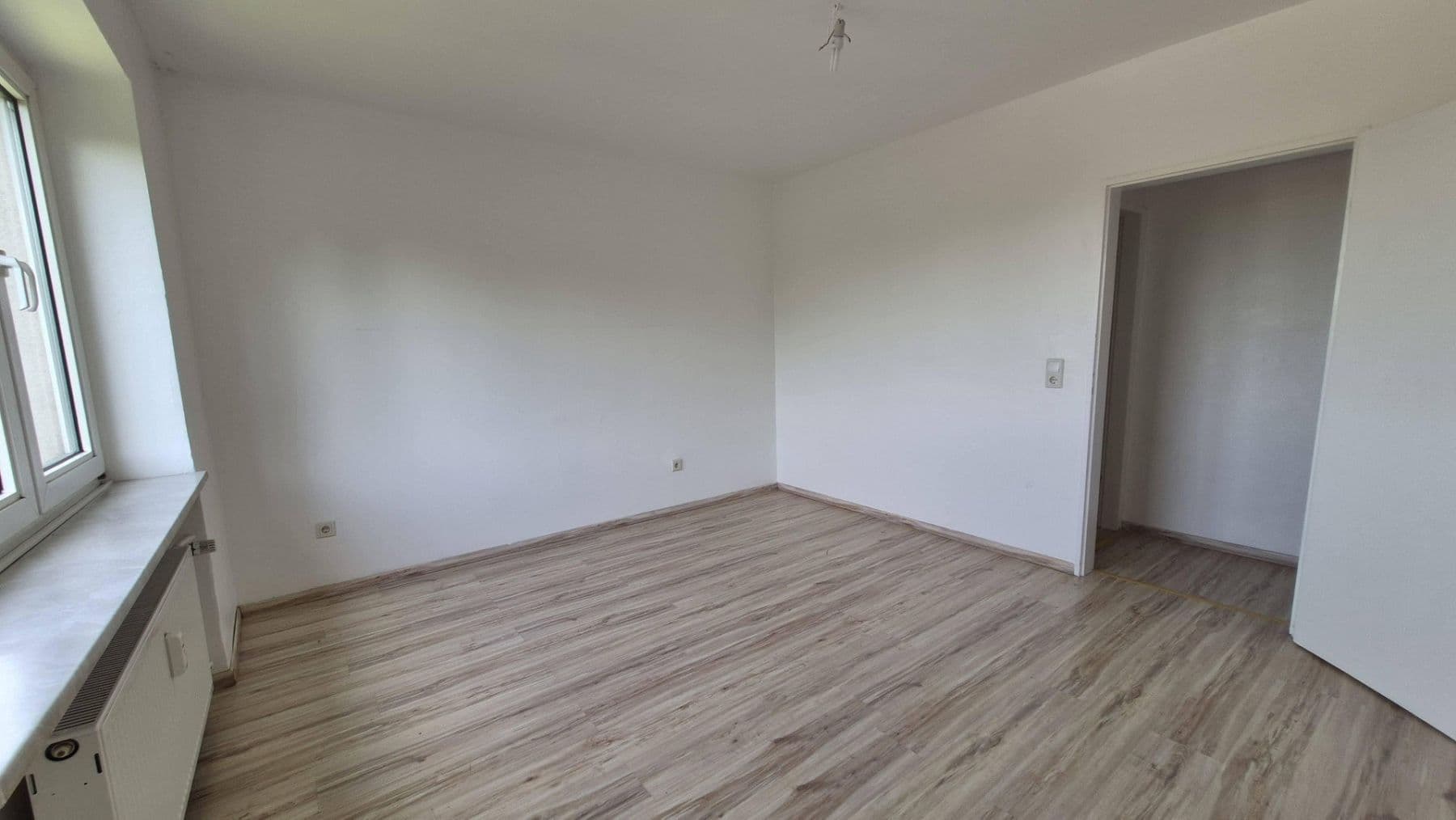 Prodej bytu 2+1 49 m², Feldstr. 47, Duisburg, Severní Porýní-Vestfálsko Prodej bytu 2+1 49 m², Feldstr. 47, Duisburg, Severní Porýní-Vestfálsko