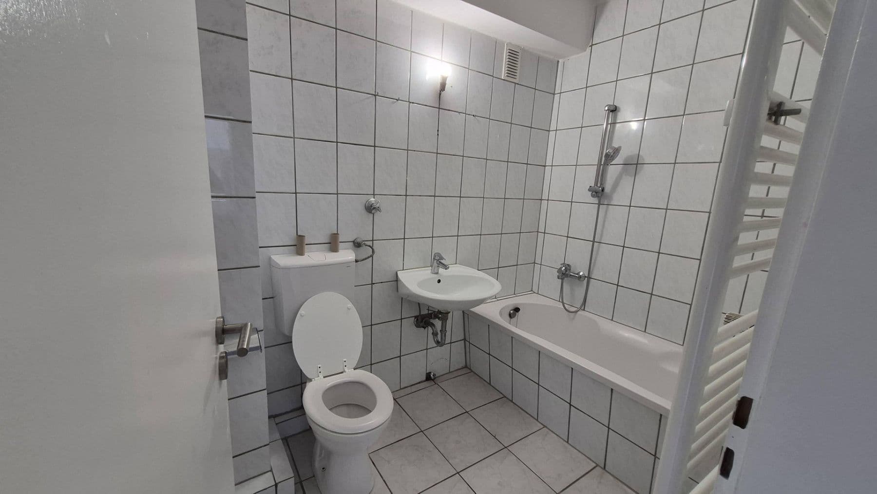 Prodej bytu 2+1 49 m², Feldstr. 47, Duisburg, Severní Porýní-Vestfálsko Prodej bytu 2+1 49 m², Feldstr. 47, Duisburg, Severní Porýní-Vestfálsko