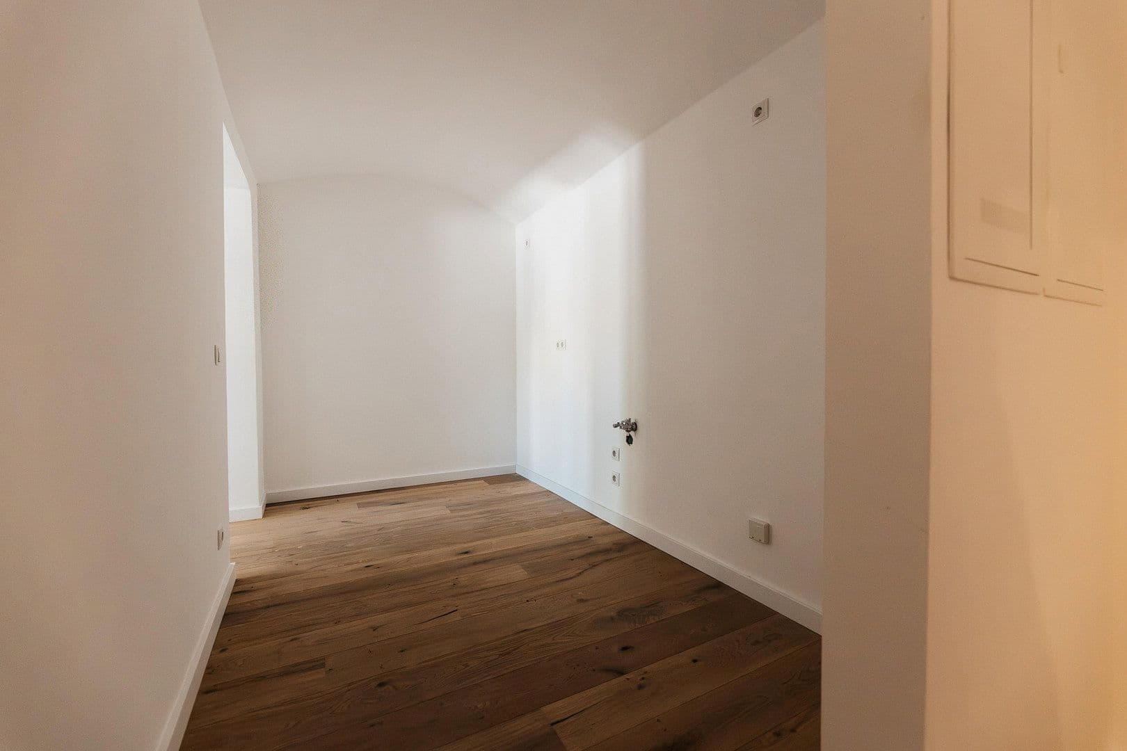 Pronájem bytu 4+1 94 m², Budenbergstraße 9, Magdeburg, Sasko-Anhaltsko Pronájem bytu 4+1 94 m², Budenbergstraße 9, Magdeburg, Sasko-Anhaltsko