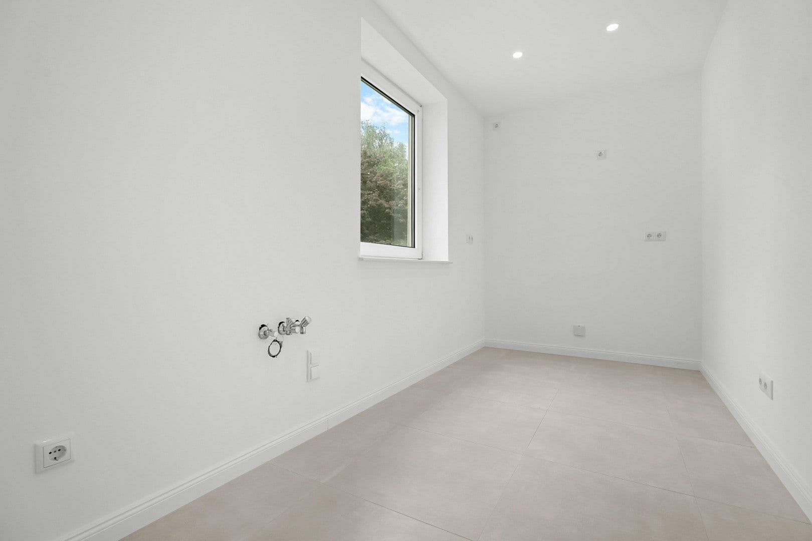 Pronájem bytu 2+1 57 m², Berliner Straße 1, Hannover, Dolní Sasko Pronájem bytu 2+1 57 m², Berliner Straße 1, Hannover, Dolní Sasko