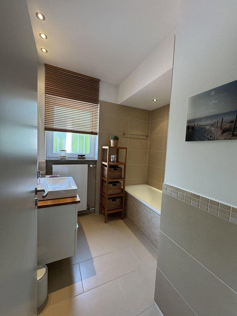 Prodej domu 194 m², pozemek 825 m², Kaarst, Severní Porýní-Vestfálsko Prodej domu 194 m², pozemek 825 m², Kaarst, Severní Porýní-Vestfálsko