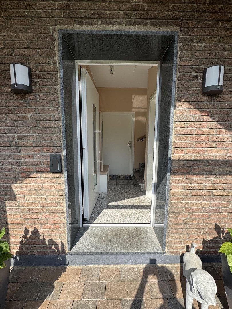Prodej domu 194 m², pozemek 825 m², Kaarst, Severní Porýní-Vestfálsko Prodej domu 194 m², pozemek 825 m², Kaarst, Severní Porýní-Vestfálsko