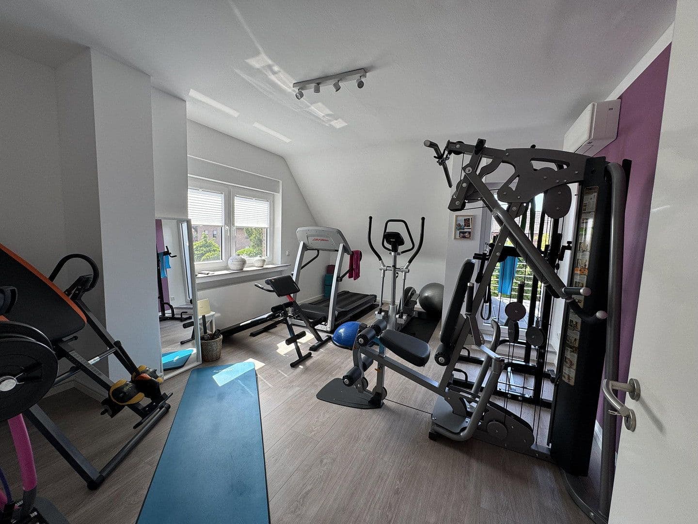 Prodej domu 194 m², pozemek 825 m², Kaarst, Severní Porýní-Vestfálsko Prodej domu 194 m², pozemek 825 m², Kaarst, Severní Porýní-Vestfálsko