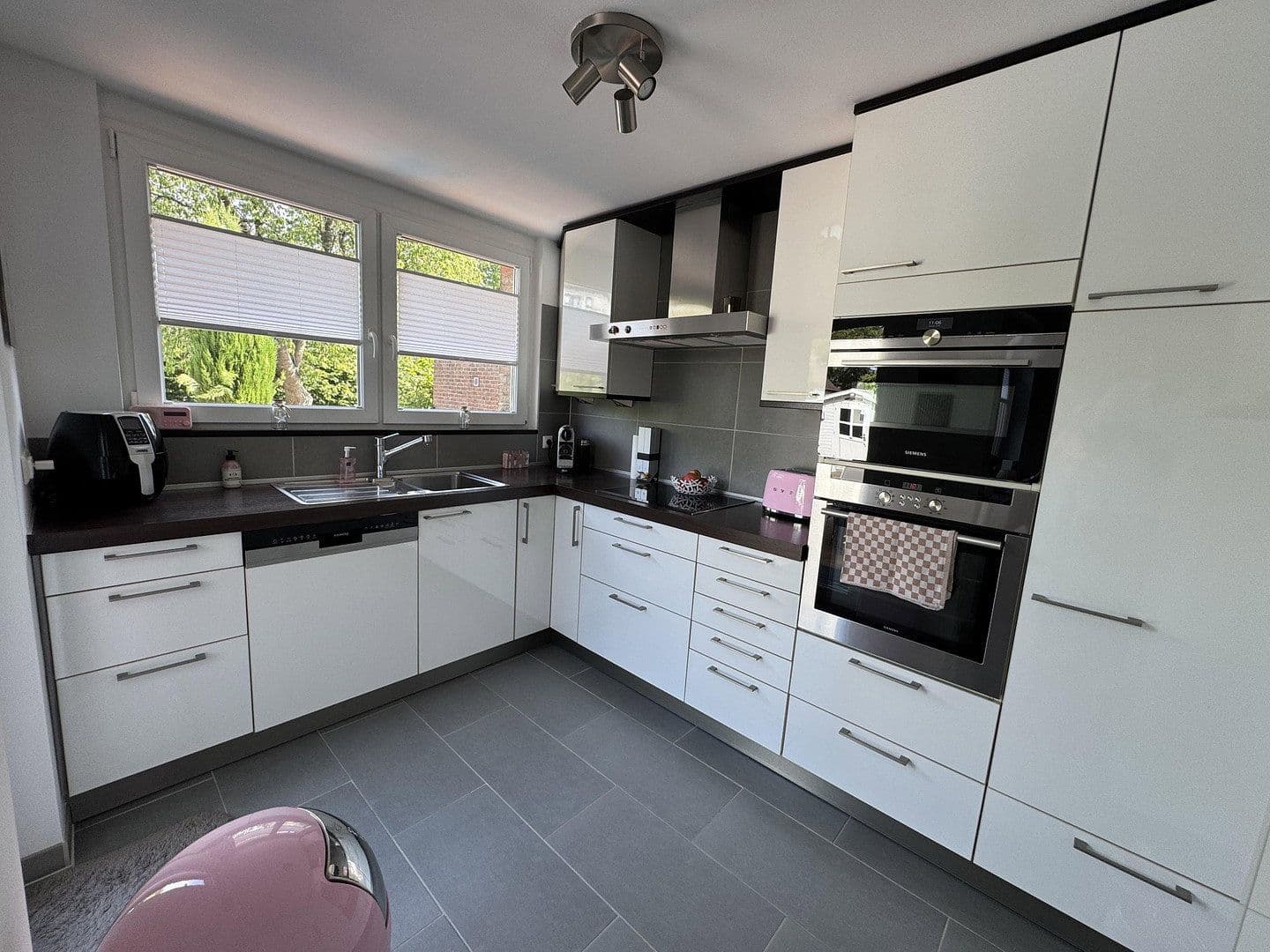 Prodej domu 194 m², pozemek 825 m², Kaarst, Severní Porýní-Vestfálsko Prodej domu 194 m², pozemek 825 m², Kaarst, Severní Porýní-Vestfálsko