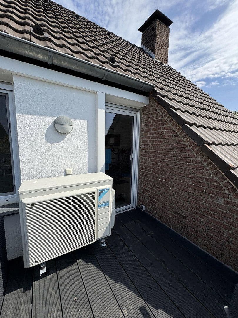 Prodej domu 194 m², pozemek 825 m², Kaarst, Severní Porýní-Vestfálsko Prodej domu 194 m², pozemek 825 m², Kaarst, Severní Porýní-Vestfálsko