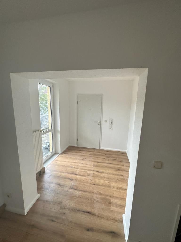 Pronájem bytu 3+1 75 m², Poststraße 6, Berga-Wünschendorf, Durynsko Pronájem bytu 3+1 75 m², Poststraße 6, Berga-Wünschendorf, Durynsko
