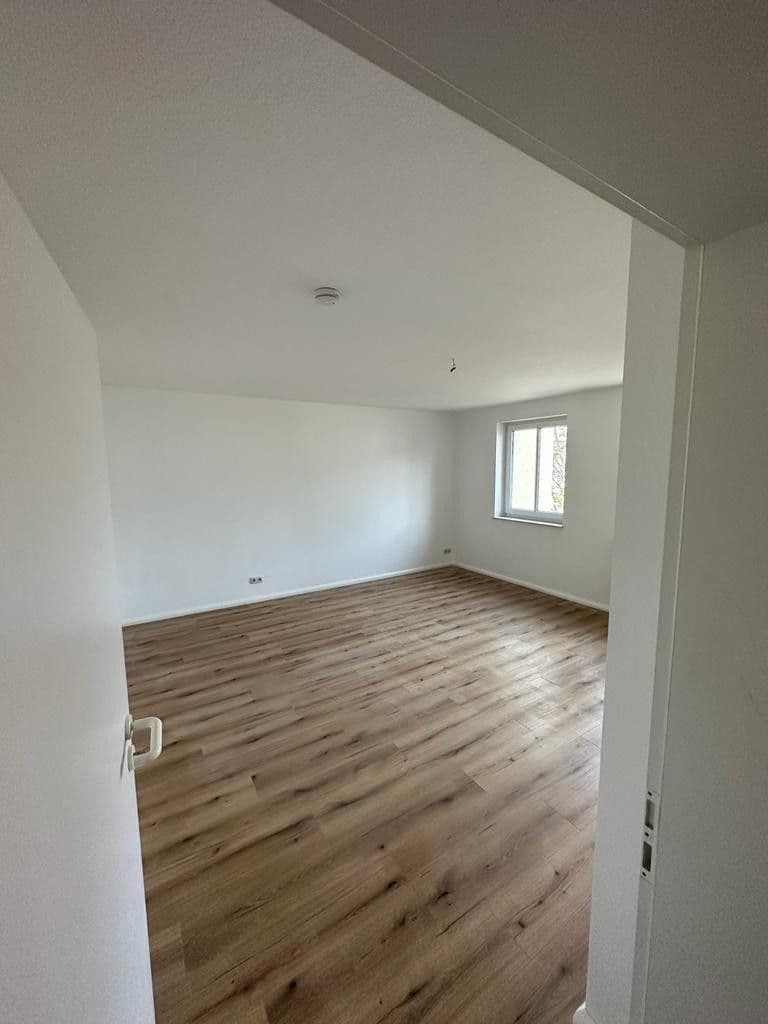 Pronájem bytu 3+1 75 m², Poststraße 6, Berga-Wünschendorf, Durynsko Pronájem bytu 3+1 75 m², Poststraße 6, Berga-Wünschendorf, Durynsko