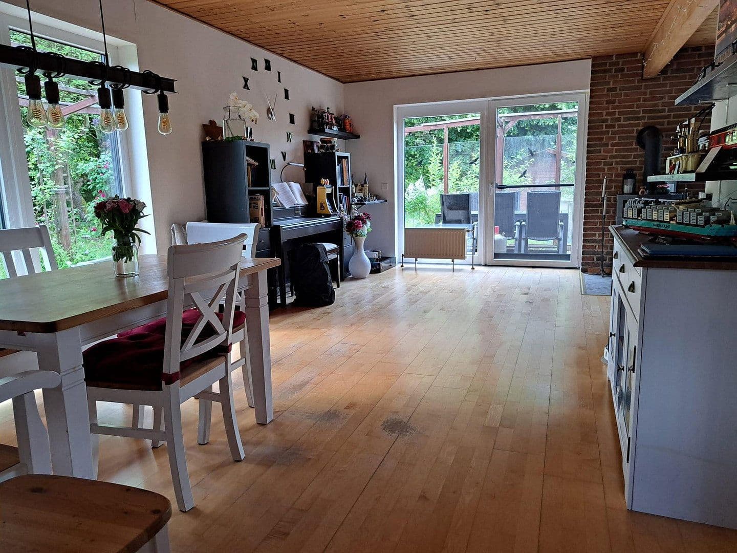 Prodej domu 135 m², pozemek 730 m², Lindenstraße 30, Gülzow, Šlesvicko-Holštýnsko Prodej domu 135 m², pozemek 730 m², Lindenstraße 30, Gülzow, Šlesvicko-Holštýnsko