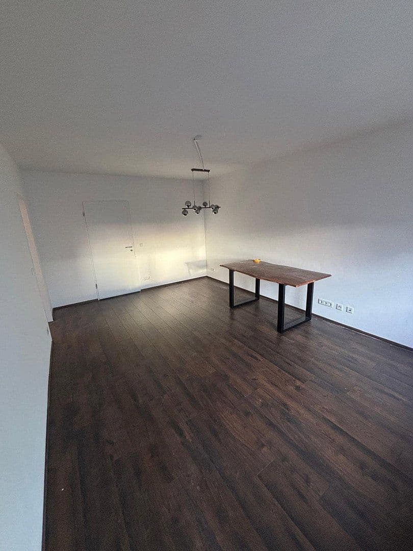 Pronájem bytu 3+1 79 m², Kreutzerstraße 41, Nürnberg, Bavorsko Pronájem bytu 3+1 79 m², Kreutzerstraße 41, Nürnberg, Bavorsko