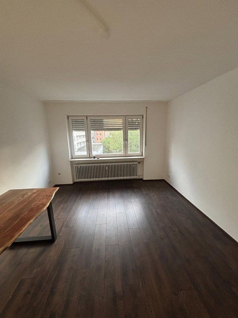 Pronájem bytu 3+1 79 m², Kreutzerstraße 41, Nürnberg, Bavorsko Pronájem bytu 3+1 79 m², Kreutzerstraße 41, Nürnberg, Bavorsko