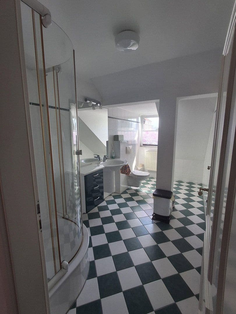 Pronájem bytu 2+1 90 m², Humboldtstr. 13, Freiberg, Sasko Pronájem bytu 2+1 90 m², Humboldtstr. 13, Freiberg, Sasko