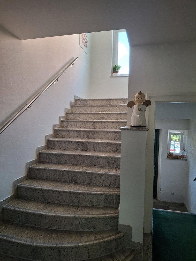 Pronájem bytu 2+1 90 m², Humboldtstr. 13, Freiberg, Sasko Pronájem bytu 2+1 90 m², Humboldtstr. 13, Freiberg, Sasko