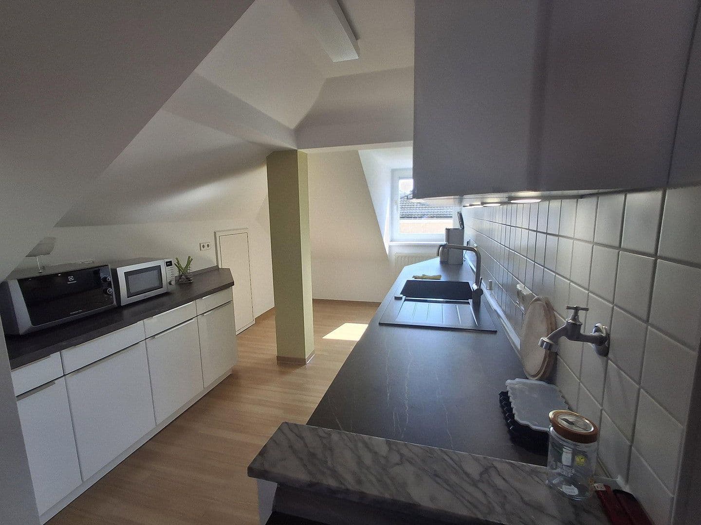 Pronájem bytu 2+1 90 m², Humboldtstr. 13, Freiberg, Sasko Pronájem bytu 2+1 90 m², Humboldtstr. 13, Freiberg, Sasko