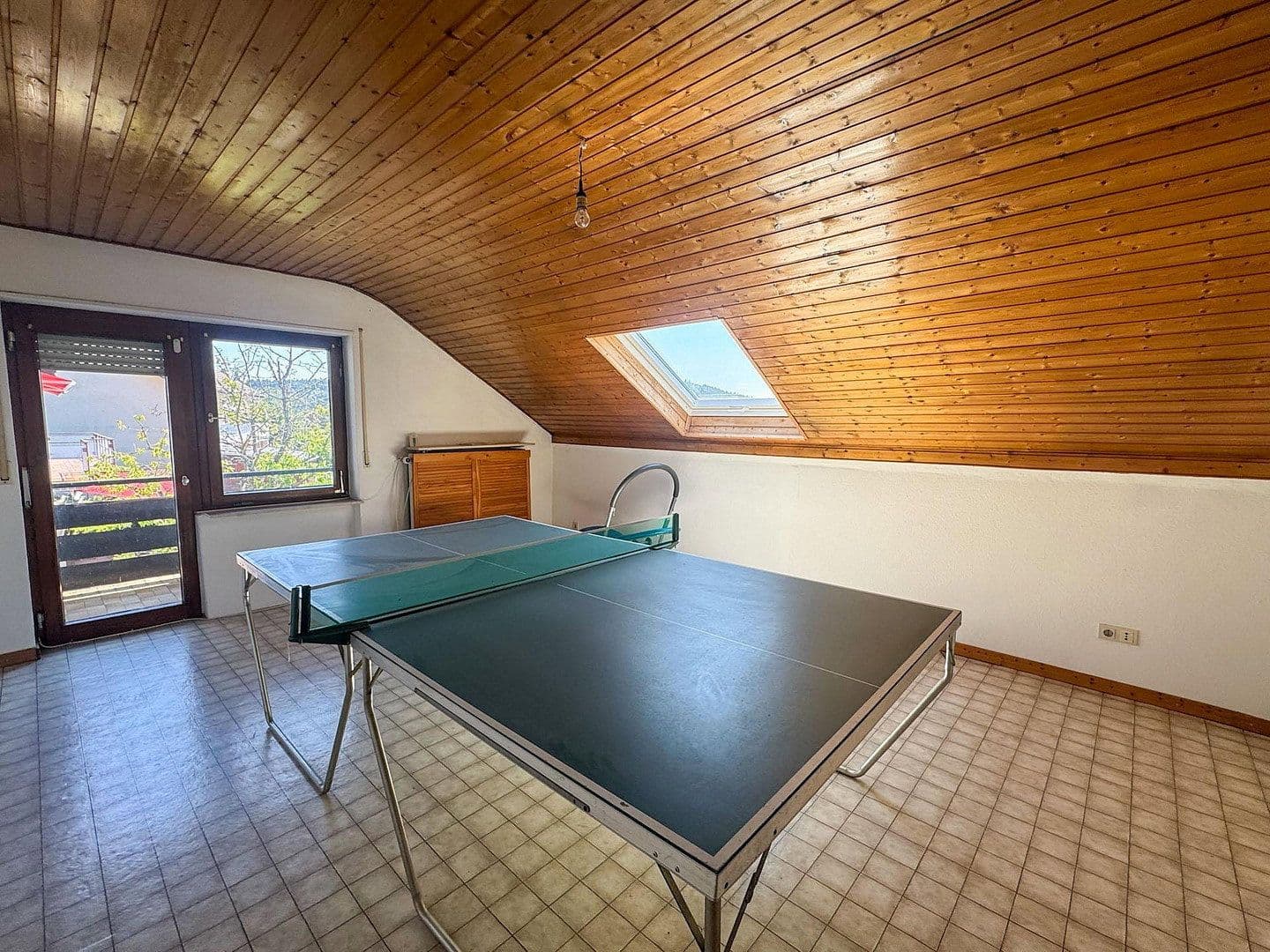 Prodej domu 214 m², pozemek 553 m², Heiligkreuzsteinach, Bádensko-Württembersko Prodej domu 214 m², pozemek 553 m², Heiligkreuzsteinach, Bádensko-Württembersko