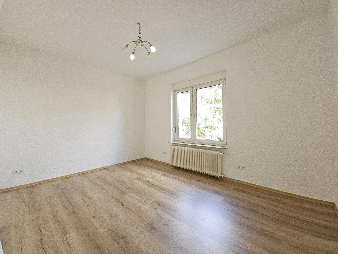 Pronájem bytu 3+1 88 m², Niedersteinanlage 3, Lüdenscheid, Severní Porýní-Vestfálsko Pronájem bytu 3+1 88 m², Niedersteinanlage 3, Lüdenscheid, Severní Porýní-Vestfálsko