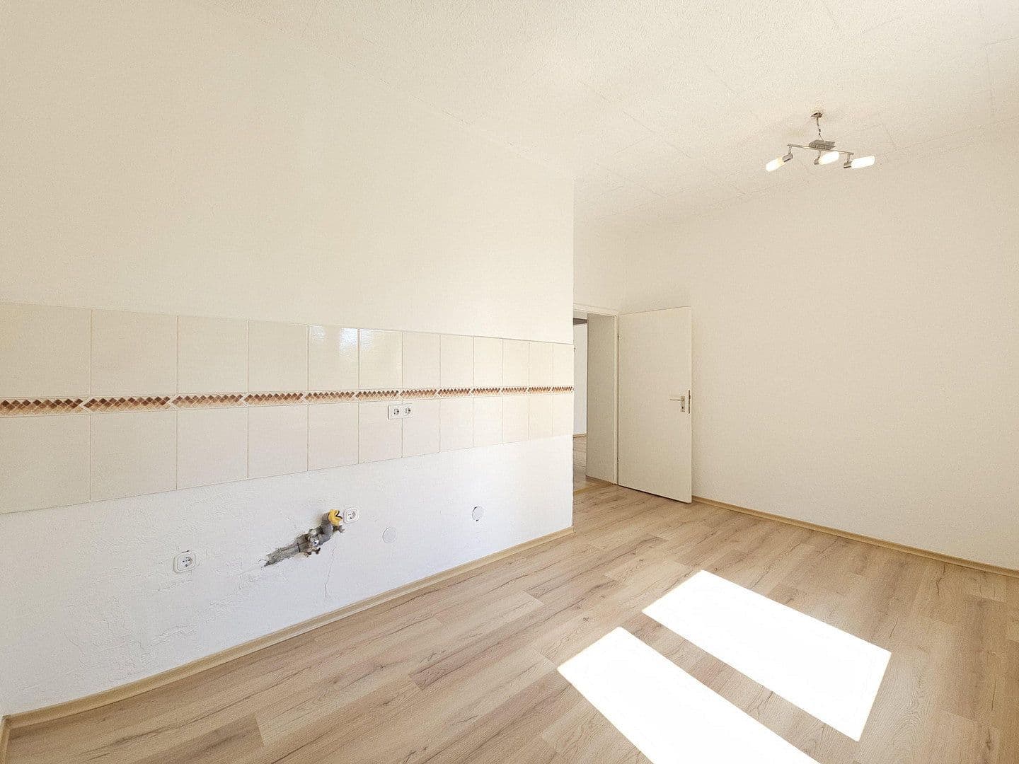 Pronájem bytu 3+1 88 m², Niedersteinanlage 3, Lüdenscheid, Severní Porýní-Vestfálsko Pronájem bytu 3+1 88 m², Niedersteinanlage 3, Lüdenscheid, Severní Porýní-Vestfálsko