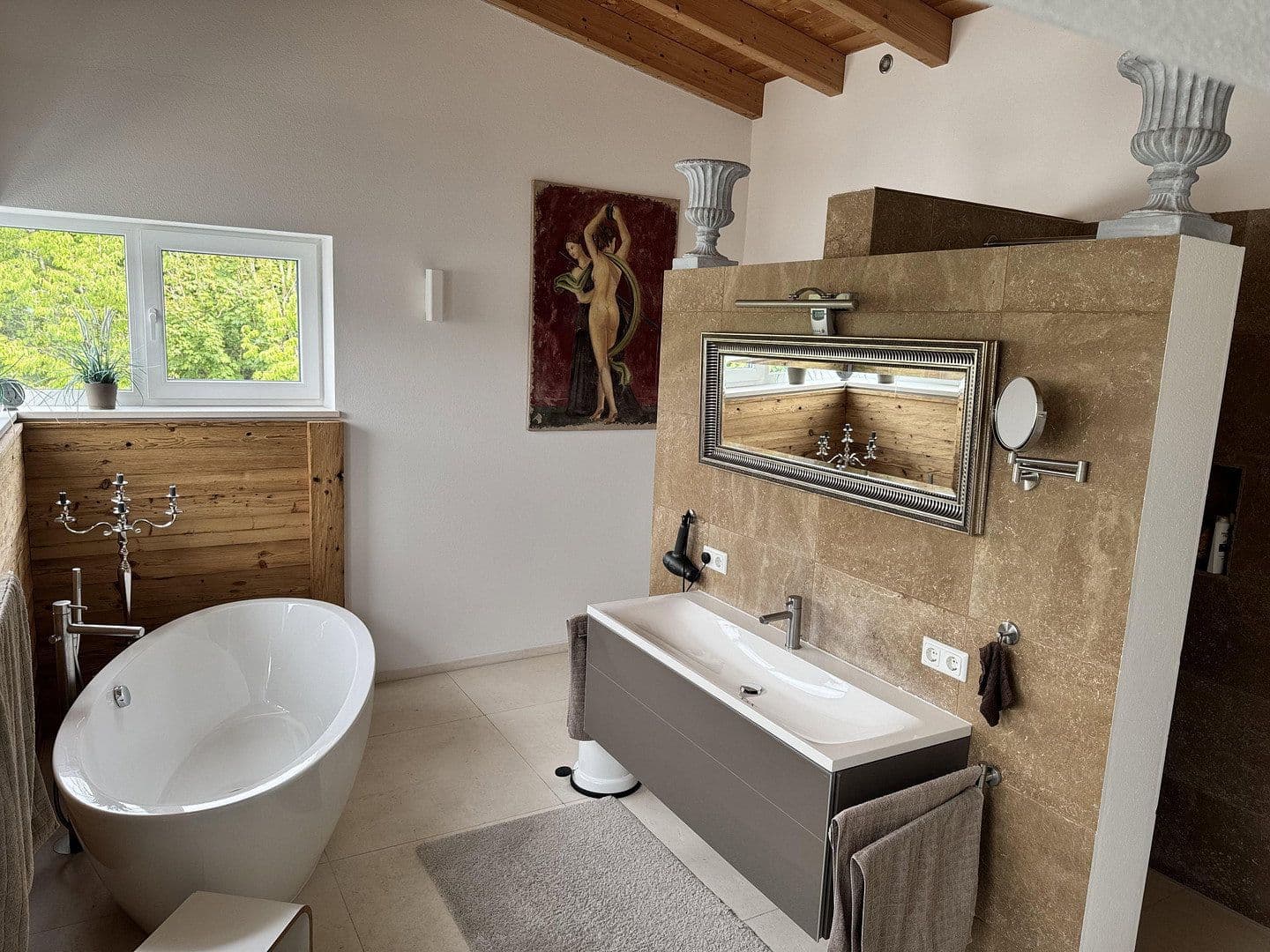 Prodej nebytového prostoru 3.300 m², Pfaffenhofen, Bavorsko Prodej nebytového prostoru 3.300 m², Pfaffenhofen, Bavorsko