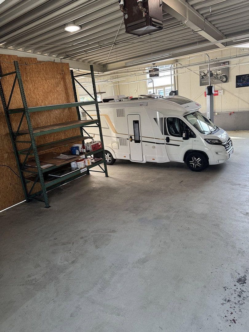 Prodej nebytového prostoru 3.300 m², Pfaffenhofen, Bavorsko Prodej nebytového prostoru 3.300 m², Pfaffenhofen, Bavorsko