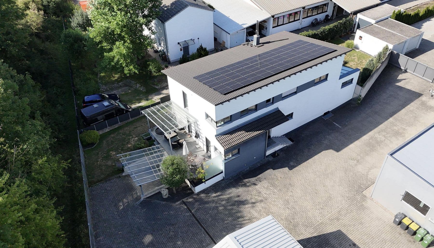 Prodej nebytového prostoru 3.300 m², Pfaffenhofen, Bavorsko Prodej nebytového prostoru 3.300 m², Pfaffenhofen, Bavorsko
