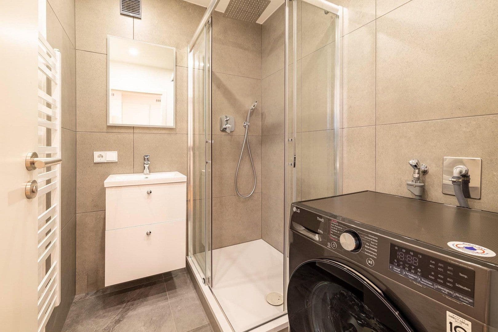 Pronájem bytu 79 m², Wilhelm-Diess-Weg 9, München, Bavorsko Pronájem bytu 79 m², Wilhelm-Diess-Weg 9, München, Bavorsko