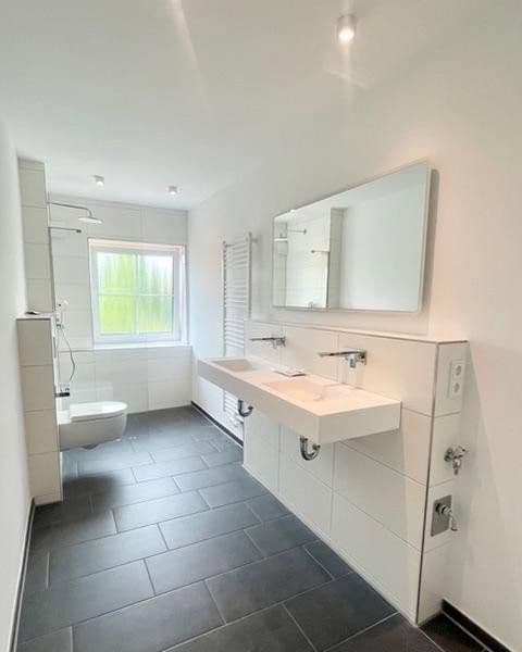 Pronájem bytu 3+1 82 m², Hollernstr. 109 B, Hollern-Twielenfleth, Dolní Sasko Pronájem bytu 3+1 82 m², Hollernstr. 109 B, Hollern-Twielenfleth, Dolní Sasko