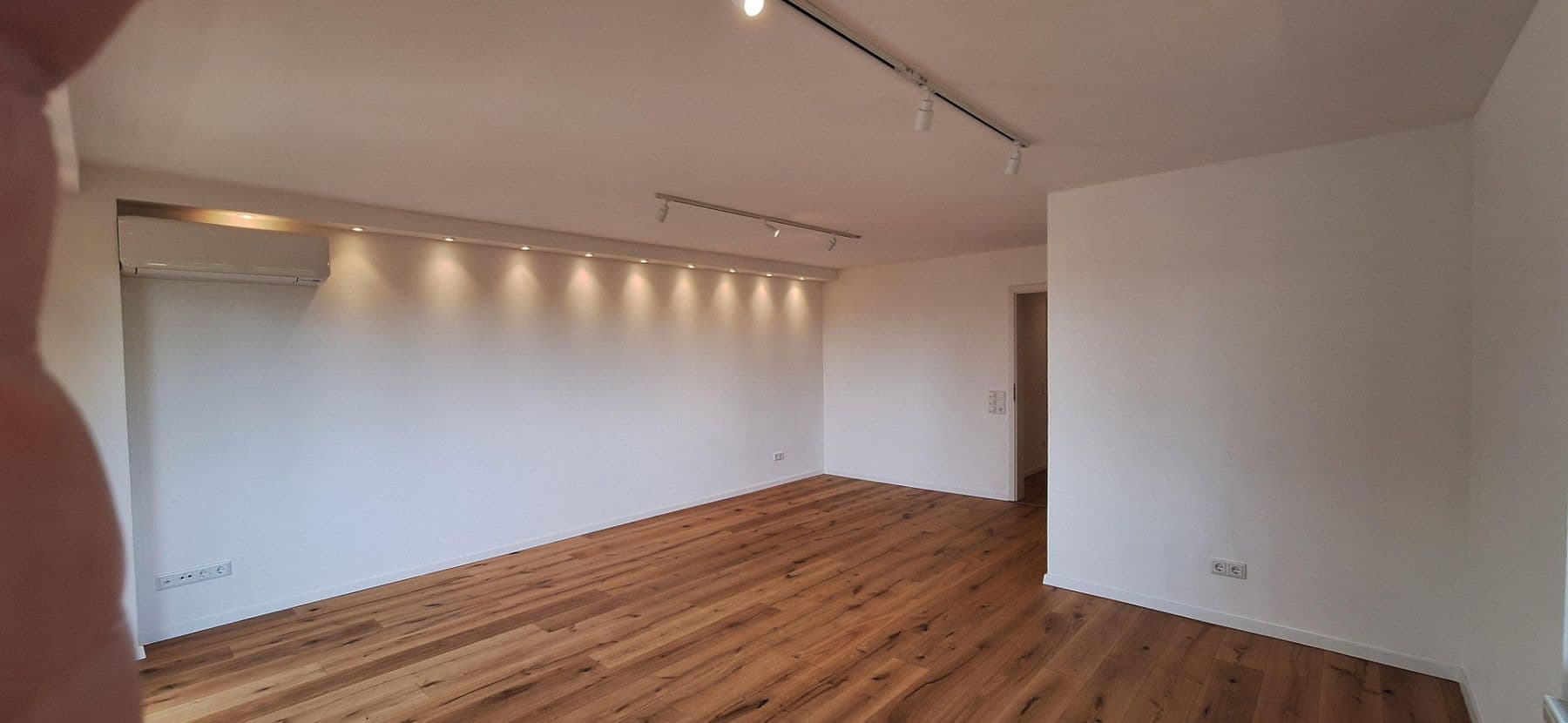 Prodej bytu 4+1 107 m², Heidelberg, Bádensko-Württembersko Prodej bytu 4+1 107 m², Heidelberg, Bádensko-Württembersko