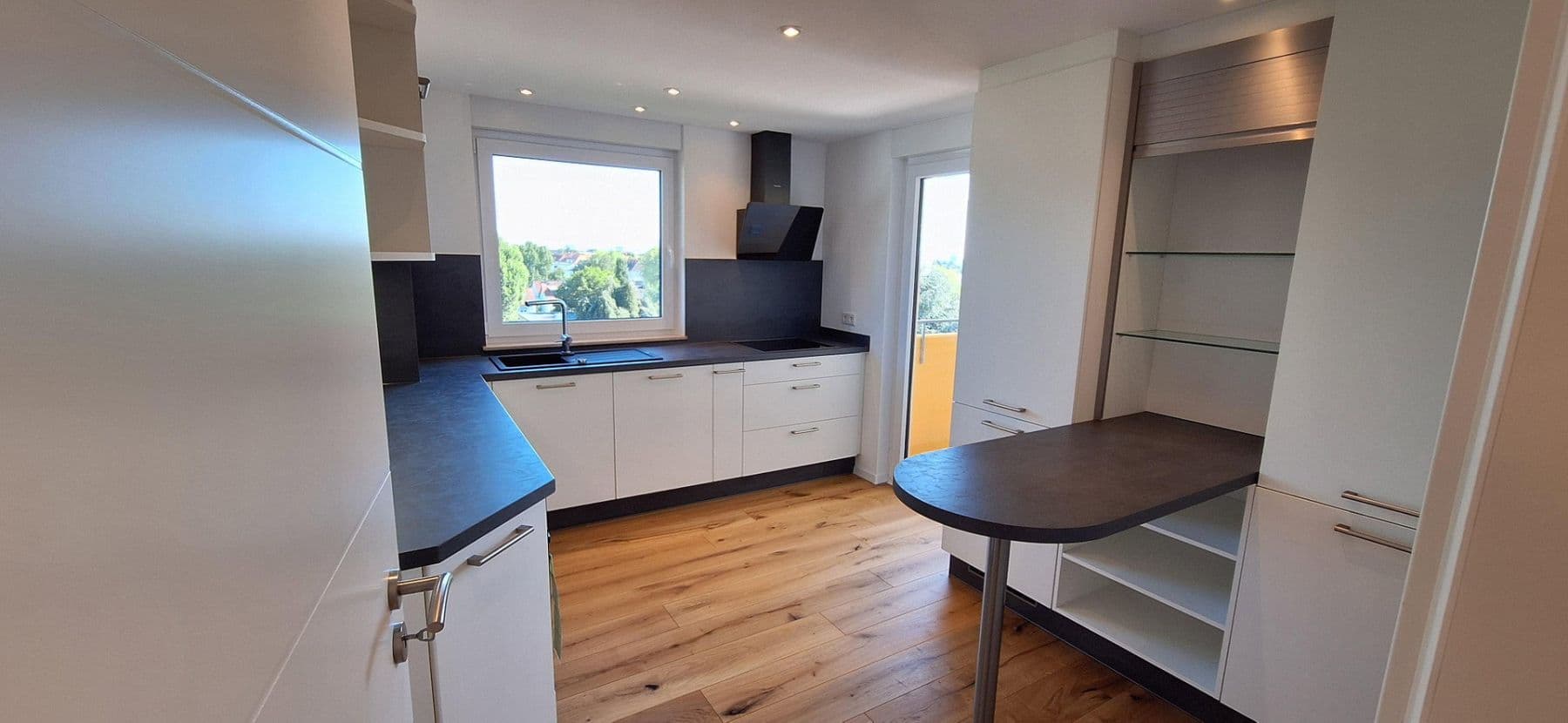 Prodej bytu 4+1 107 m², Heidelberg, Bádensko-Württembersko Prodej bytu 4+1 107 m², Heidelberg, Bádensko-Württembersko
