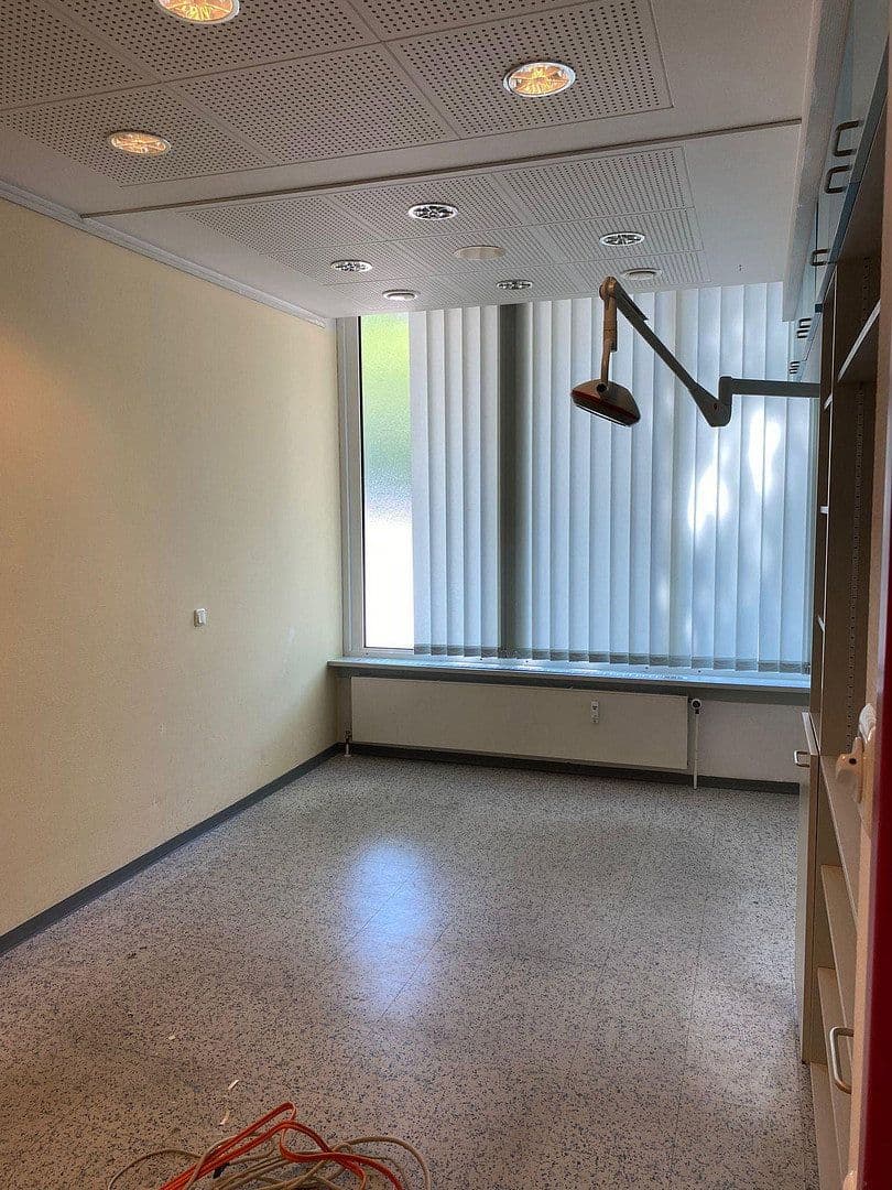 Pronájem kanceláře 305 m², Leonrodstr 69, München, Bavorsko Pronájem kanceláře 305 m², Leonrodstr 69, München, Bavorsko