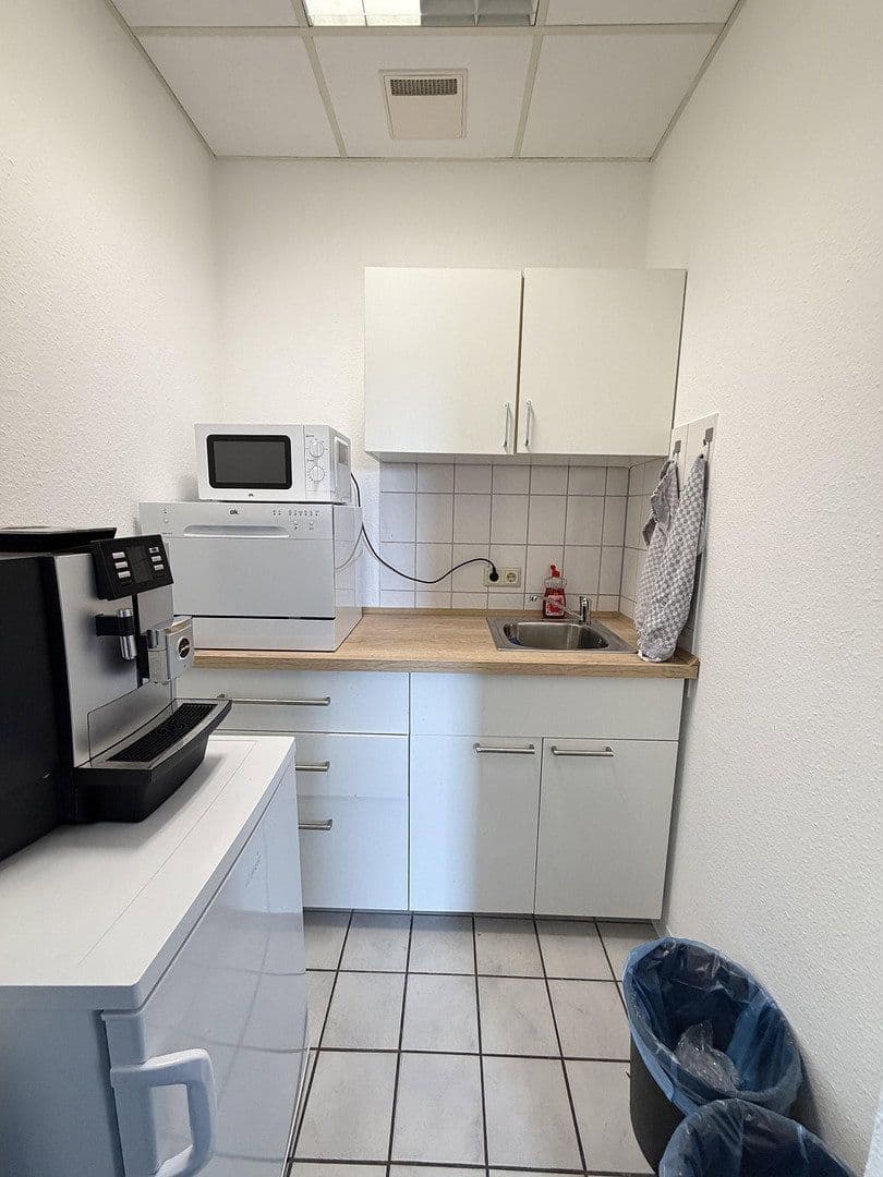 Pronájem kanceláře 174 m², Stuttgarter Straße 41, Pforzheim, Bádensko-Württembersko Pronájem kanceláře 174 m², Stuttgarter Straße 41, Pforzheim, Bádensko-Württembersko