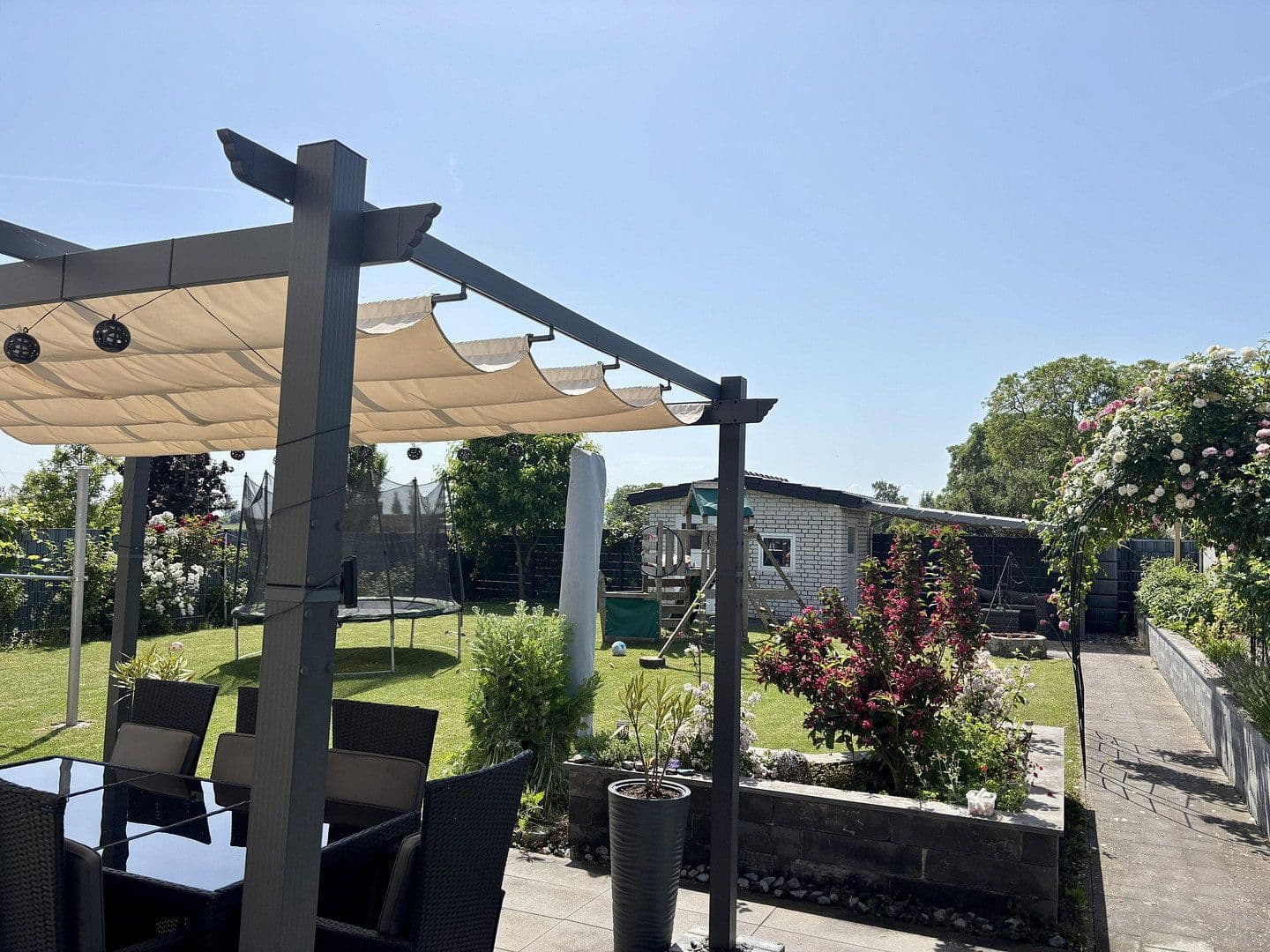 Prodej domu 142 m², pozemek 563 m², Niederzier, Severní Porýní-Vestfálsko Prodej domu 142 m², pozemek 563 m², Niederzier, Severní Porýní-Vestfálsko