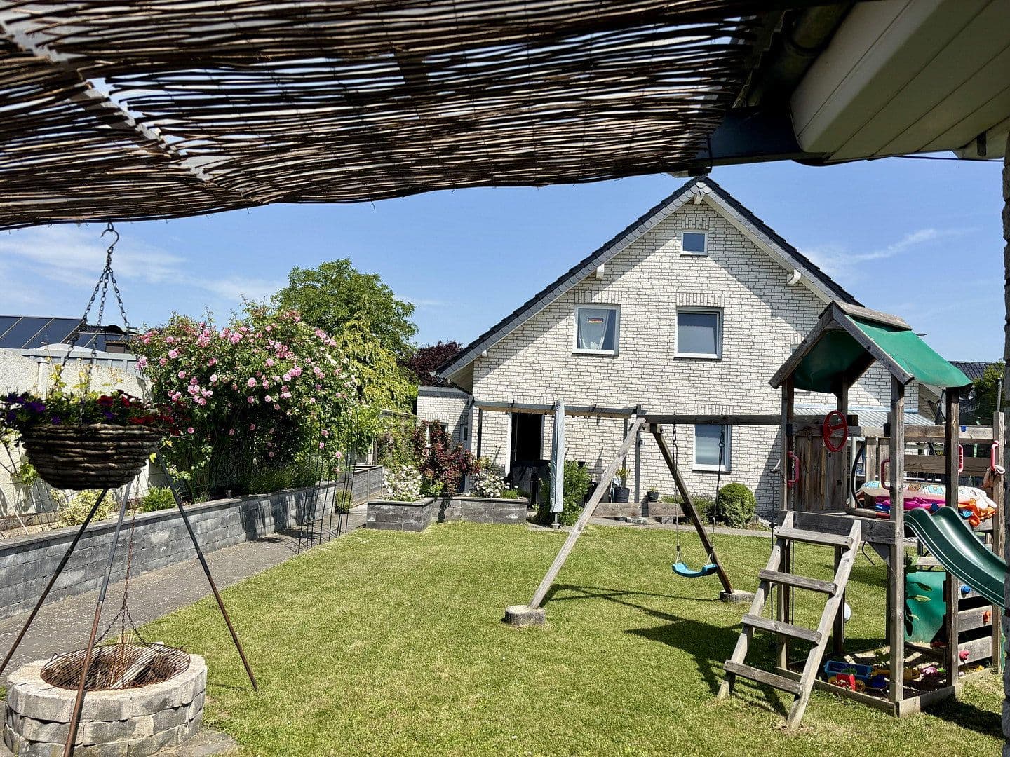 Prodej domu 142 m², pozemek 563 m², Niederzier, Severní Porýní-Vestfálsko Prodej domu 142 m², pozemek 563 m², Niederzier, Severní Porýní-Vestfálsko