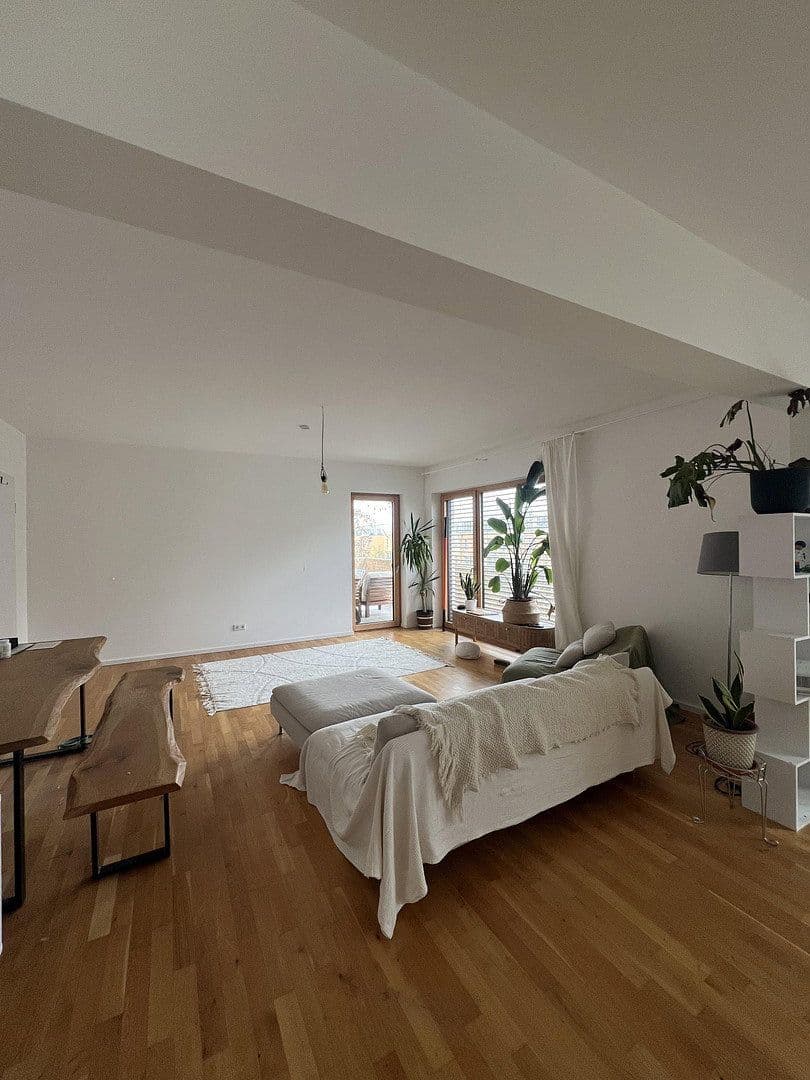 Pronájem bytu 3+1 145 m², Krachtstr., Berlin, Berlín Pronájem bytu 3+1 145 m², Krachtstr., Berlin, Berlín