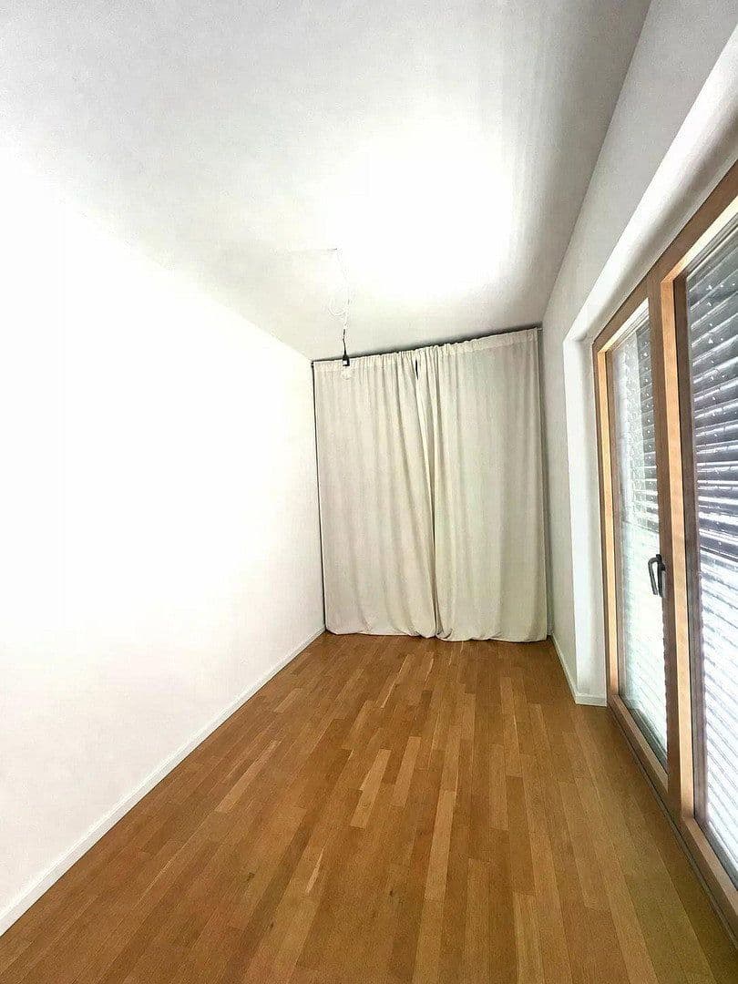 Pronájem bytu 3+1 145 m², Krachtstr., Berlin, Berlín Pronájem bytu 3+1 145 m², Krachtstr., Berlin, Berlín
